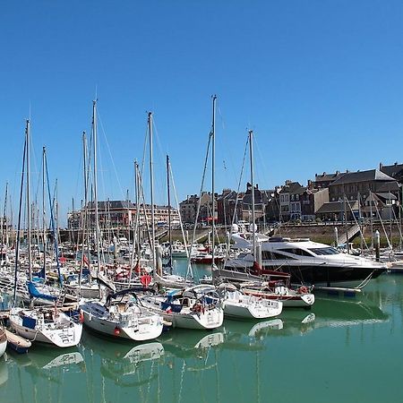 Appartement Meuble En Plein Coeur De St Valery En Caux Saint-Valery-en-Caux Buitenkant foto