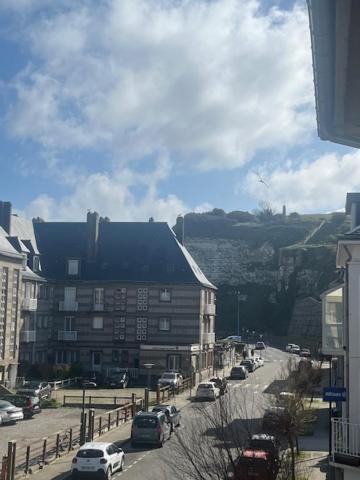 Appartement Meuble En Plein Coeur De St Valery En Caux Saint-Valery-en-Caux Buitenkant foto